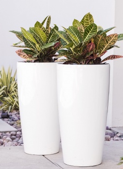 White Nested Plastic Self Watering Round Planter